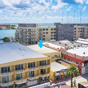 Bay Harbor Luxury 1 Bedroom Apartment Oranjestad