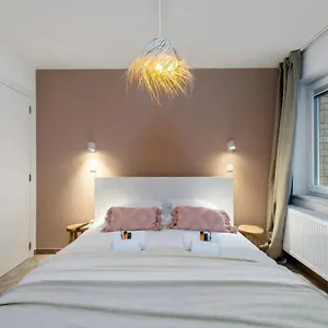 Raphaelle - Trendy Met 2 Slaapkamers , Oostende België